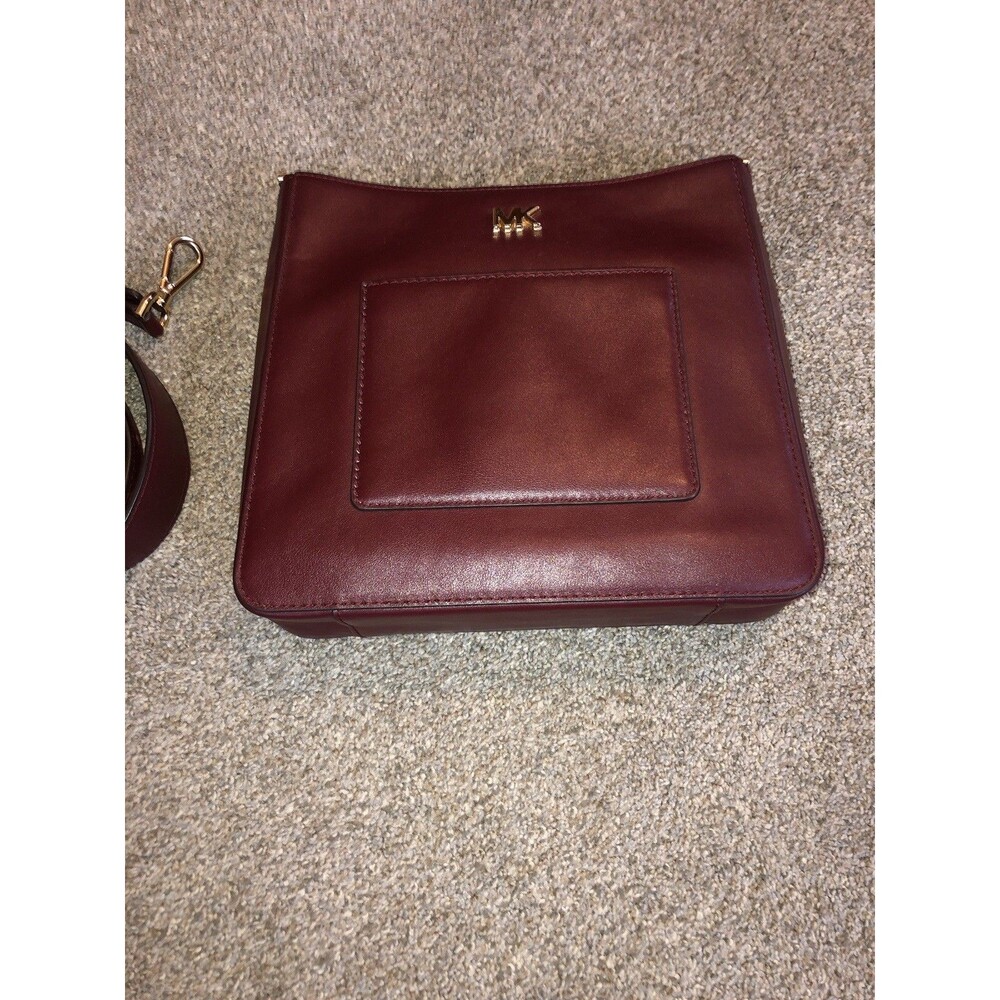 AUTHENTIC MICHAEL KORS GLORIA MESSENGER LEATHER CROSSBODY BAG*NEW WITHOUT TAGS*